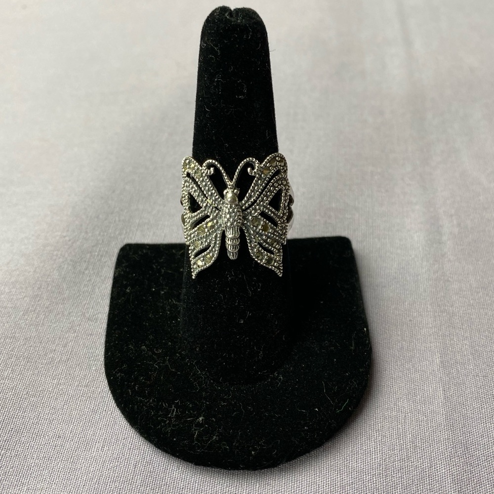 Vintage Sterling Marcasite Butterfly Ring - Picture 2 of 5